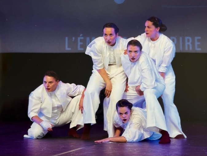 Une partie de la troupe de Kor&Art en représentation Une partie de la troupe de Kor&Art en représentation