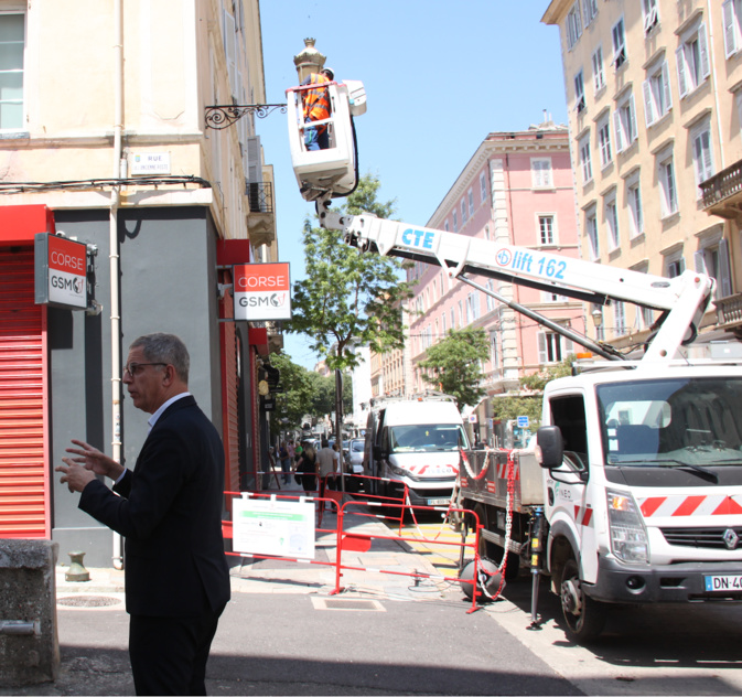 Pierre Savelli, le maire de Bastia, a expliqué sur place la démarche de la ville Pierre Savelli, le maire de Bastia, a expliqué sur place la démarche de la ville