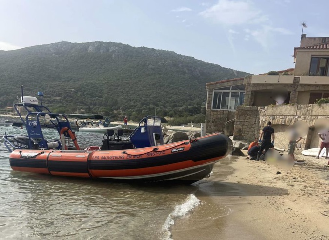 Les sauveteurs sur la plage de Campomoro. (SNSM Propriano) Les sauveteurs sur la plage de Campomoro. (SNSM Propriano)