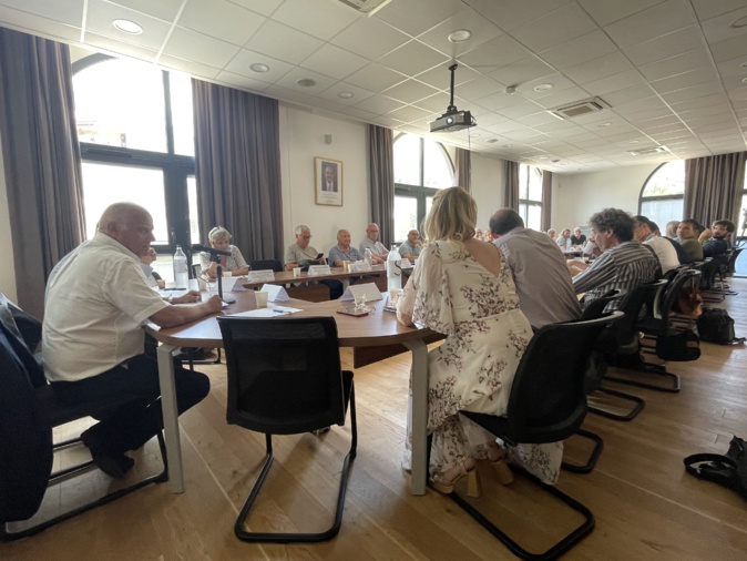 Les membres du comité de pilotage de la Communauté de communes du Cap Corse. Les membres du comité de pilotage de la Communauté de communes du Cap Corse.