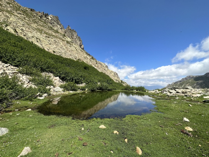 La photo du jour : le petit lac de San Ciprianu