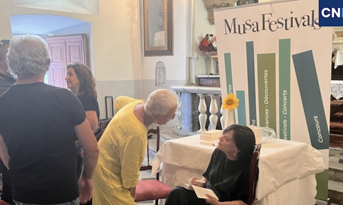 Marie Ferranti a présenté le "Livre de Petru" Marie Ferranti a présenté le "Livre de Petru"