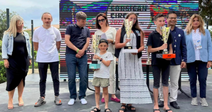 Le podium du tournoi des jeunes : de g. à d. Paul-Louis Santelli, Juliette Pauly, Mathéo Dessendier Le podium du tournoi des jeunes : de g. à d. Paul-Louis Santelli, Juliette Pauly, Mathéo Dessendier