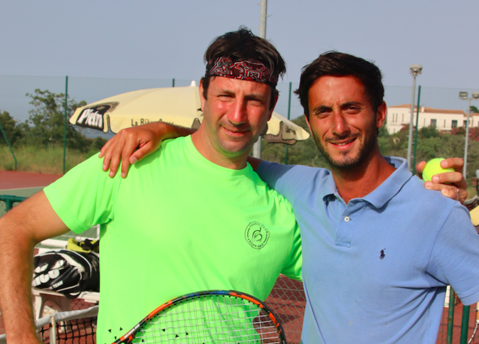 Les finalistes en simple dames et messieurs Les finalistes en simple dames et messieurs