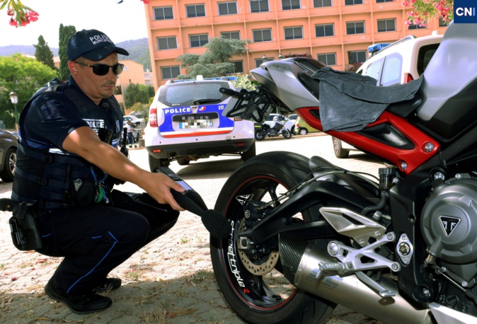 A Ajaccio, la police municipale s'équipe d'un sonomètre pour lutter contre les nuisances sonores A Ajaccio, la police municipale s'équipe d'un sonomètre pour lutter contre les nuisances sonores