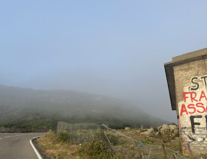 Le col de Teghime, embranchement en direction d’Oletta Le col de Teghime, embranchement en direction d’Oletta