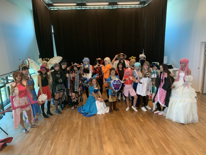 Les cosplayers prêts pour le défilé. Les cosplayers prêts pour le défilé.