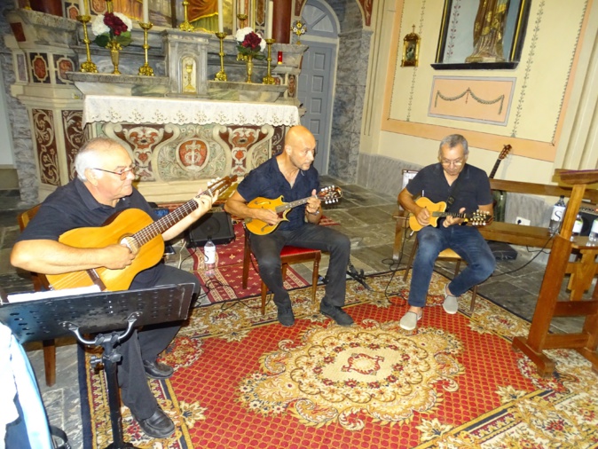 Retour dans le passé avec Notte Curtinese ont repris leurs cours (Photos Mario Grazi) Retour dans le passé avec Notte Curtinese ont repris leurs cours (Photos Mario Grazi)