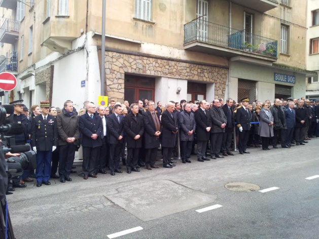 Ajaccio : Bernard Cazeneuve rend hommage au préfet Erignac Ajaccio : Bernard Cazeneuve rend hommage au préfet Erignac