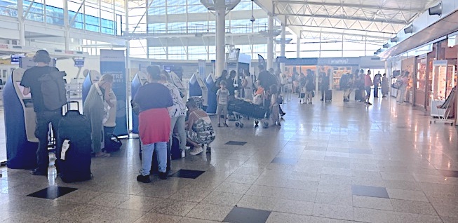 En Corse, les vacanciers délaissent de plus en plus les modes d'hébergement traditionnels En Corse, les vacanciers délaissent de plus en plus les modes d'hébergement traditionnels