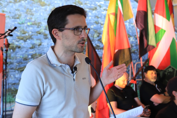 Petr'Antò Tomasi, porte-parole de Corsica Libera Petr'Antò Tomasi, porte-parole de Corsica Libera