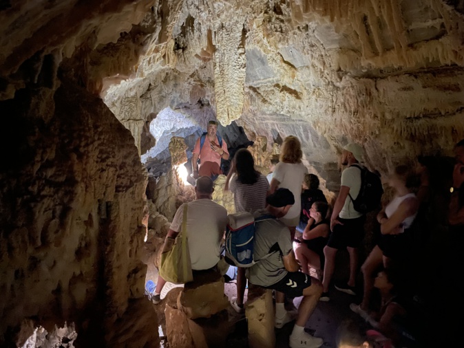 La visite de la grotte émerveille petits et grands ! La visite de la grotte émerveille petits et grands !
