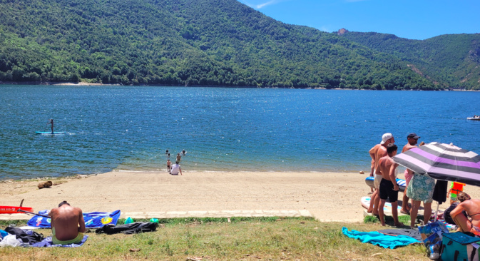 Le Lac de Tolla, une oasis estivale au cœur de la vallée du Prunelli Le Lac de Tolla, une oasis estivale au cœur de la vallée du Prunelli