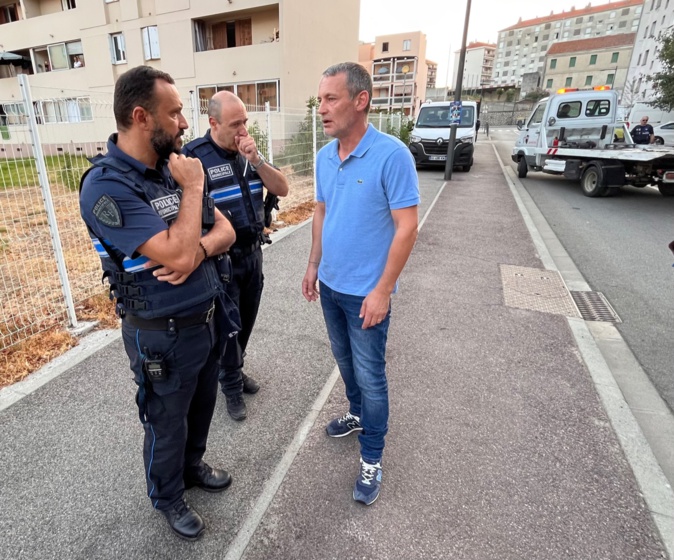 La Ville d’Ajaccio s’attaque aux voitures ventouses La Ville d’Ajaccio s’attaque aux voitures ventouses