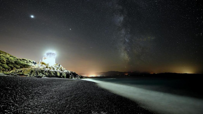 La photo du jour : la tour d'Albu sous la Voie lactée La photo du jour : la tour d'Albu sous la Voie lactée