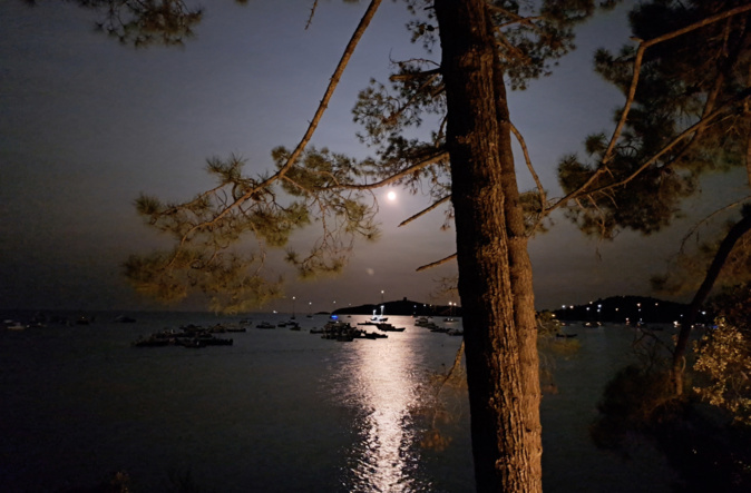 Lever de Super Lune sur Pinarellu Crédit photo Frederic Ferrandi Lever de Super Lune sur Pinarellu Crédit photo Frederic Ferrandi