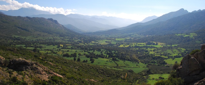 Vallée du Marsulinu - (R. Burlaud - PNRC). Vallée du Marsulinu - (R. Burlaud - PNRC).