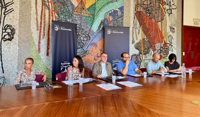 La conférence de presse de présentation La conférence de presse de présentation