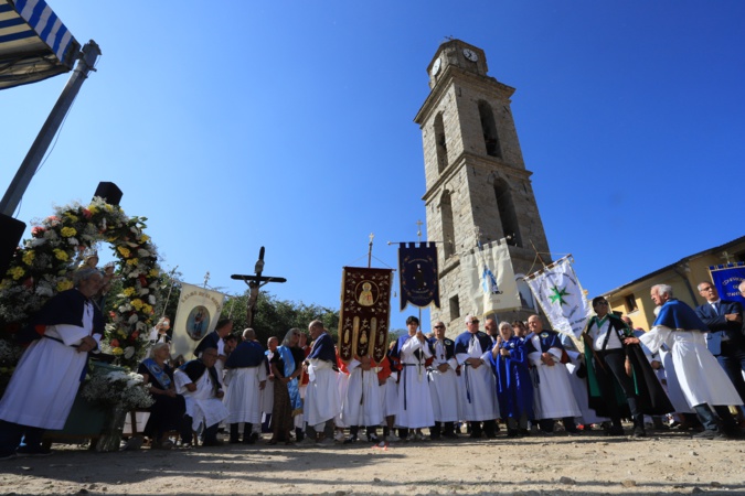 Santa di u Niolu : Des milliers de fidèles réunis dans une immense ferveur Santa di u Niolu : Des milliers de fidèles réunis dans une immense ferveur