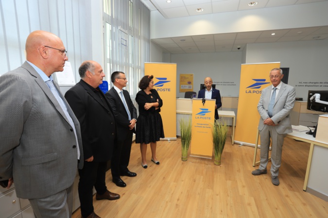 L'inauguration en présence du maire L'inauguration en présence du maire