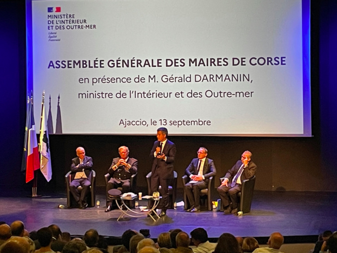 Visite de Gérald Darmanin en Corse : les réactions des maires