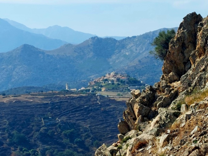 La photo du jour : u bellu paese di San Antuninu vistu da u San Anghjulu La photo du jour : u bellu paese di San Antuninu vistu da u San Anghjulu