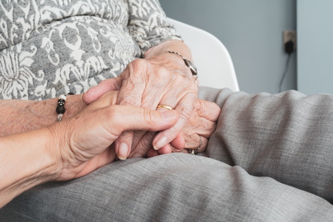 Vivre avec la maladie d'Alzheimer : le témoignage d'une patiente corse