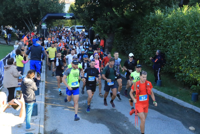 Le départ du Périple de l'Arche. Le départ du Périple de l'Arche.