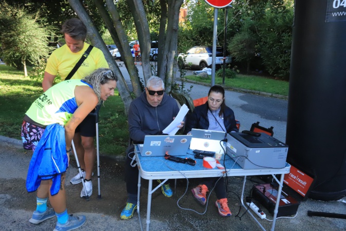 Stéphanie Semper, présidente de l'AC Corte, s'informe des résultats. Stéphanie Semper, présidente de l'AC Corte, s'informe des résultats.