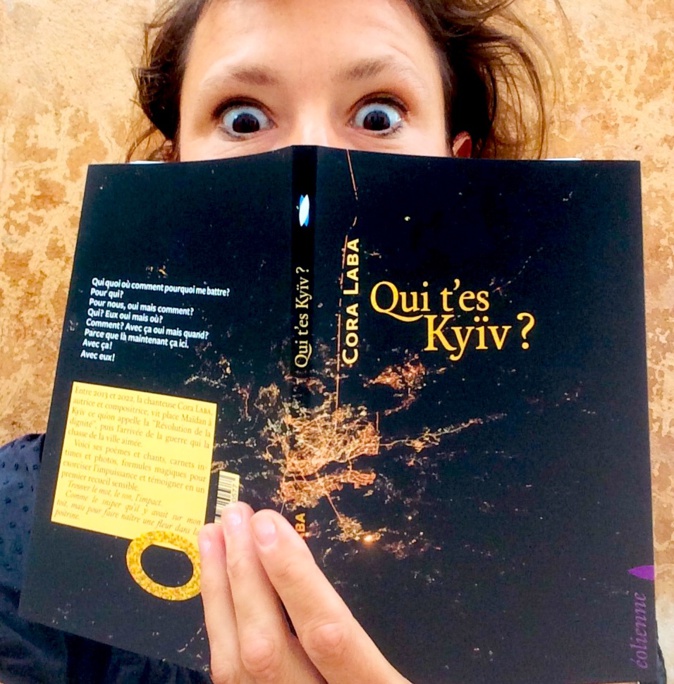 Cora Laba présentera son ouvrage : "Qui t'es Kyïv ?" ce samedi à la libraire Alma.