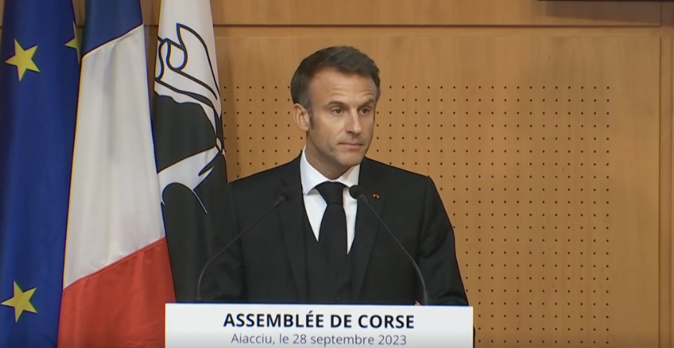 Le président pendant son discours a l’Assemblée de Corse