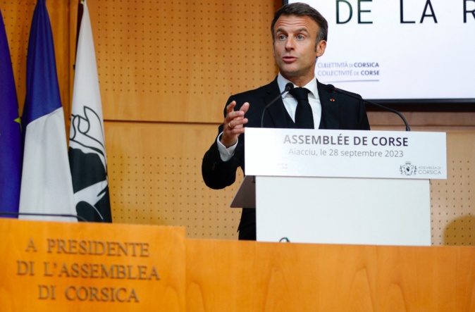 Le Président de la République s'est prononcé en faveur de l'inscription de la Corse dans la Constitution ce jeudi matin devant les élus de l'Assemblée de Corse (Photo : AFP/ Pascal Pochard-Casabianca)