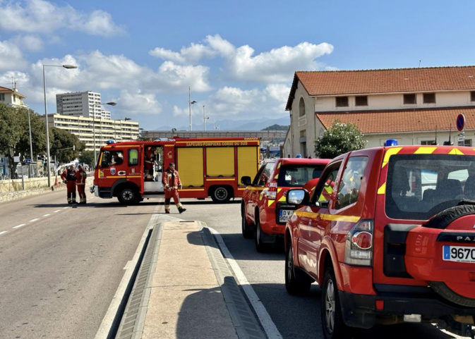 Ajaccio : Une fuite de gaz paralyse le trafic à l'entrée de la ville Ajaccio : Une fuite de gaz paralyse le trafic à l'entrée de la ville
