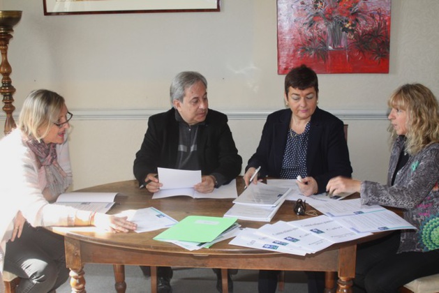 Nouveau contrat Enfance-Jeunesse entre la ville de Calvi et la CAF Nouveau contrat Enfance-Jeunesse entre la ville de Calvi et la CAF