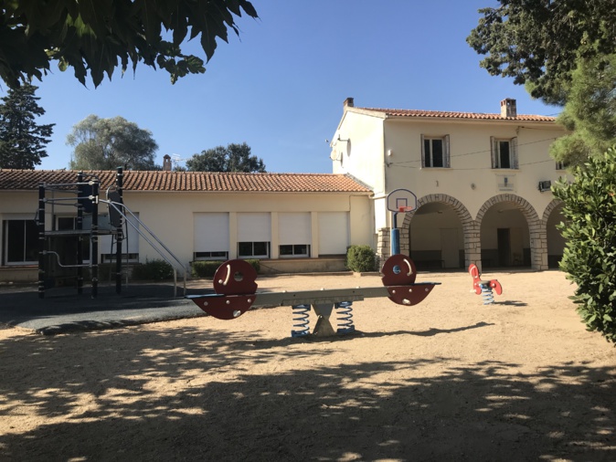 L'école Antoinette-Castelli de Ceccia, à Porto-Vecchio. L'école Antoinette-Castelli de Ceccia, à Porto-Vecchio.