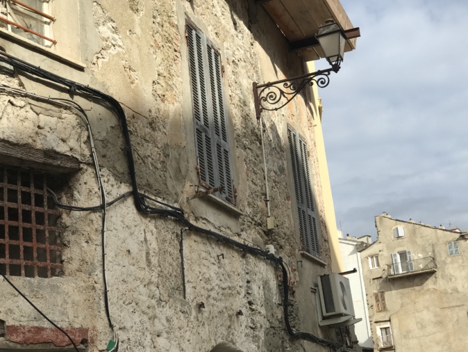 Les fenêtres du 17 rue Carbuccia. Les fenêtres du 17 rue Carbuccia.