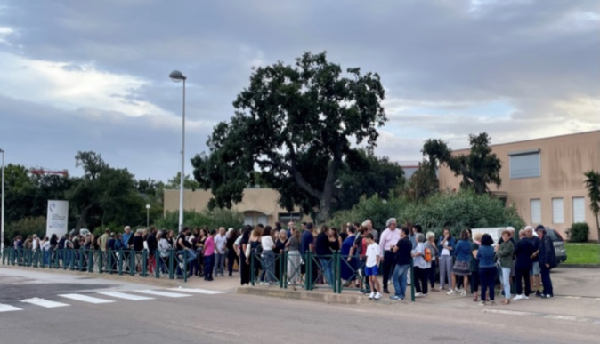 Plus d’une centaine de personne se sont aussi rassemblées à Porto-Vecchio