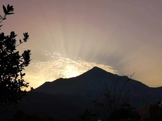 Ghjunsani in oru nant'à San Parteu (Françoise Geronimi)
