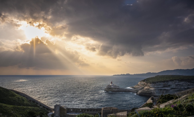 La photo du jour : le phare de la Madonetta... illuminé La photo du jour : le phare de la Madonetta... illuminé