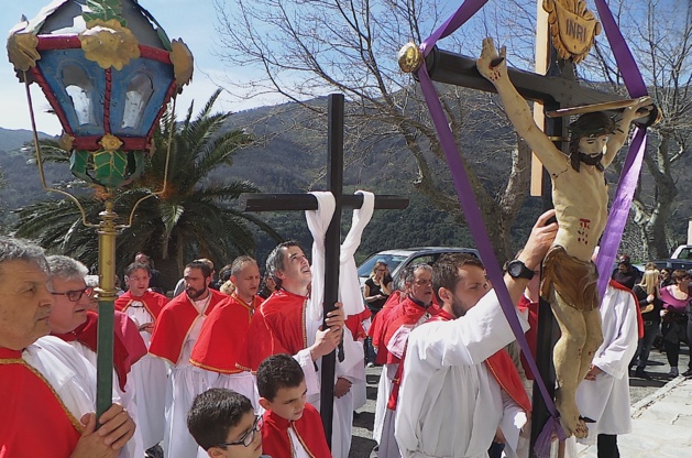 Venneri Santu in Figarella : La fin de la procession de "A Pulezzula"