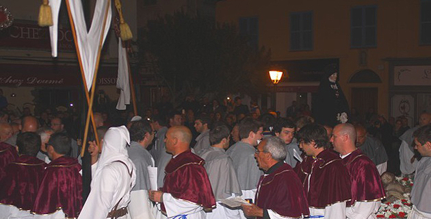 Foule à Calvi pour la procession de la Granitula