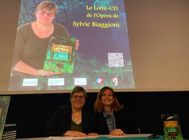 Sylvie Biaggioni et Julia Knecht ont présenté le livre-Cd "Le Royaume d'Awen"
