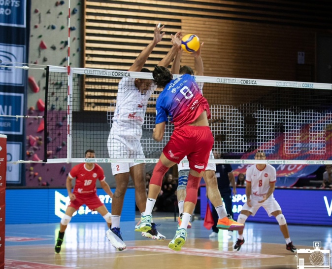 Les Ajacciens ont poursuivi leur sans-faute face à Cambrai (3-0) (crédit photo GFCA Volley). Les Ajacciens ont poursuivi leur sans-faute face à Cambrai (3-0) (crédit photo GFCA Volley).