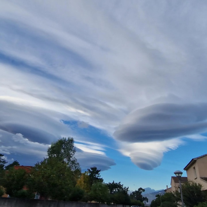 EN IMAGES - Ambiance… lenticulaire au dessus de la Corse