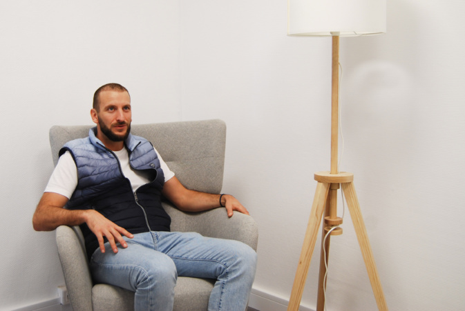 Erick tient à des espaces de détente dans le co-working © CNI Erick tient à des espaces de détente dans le co-working © CNI