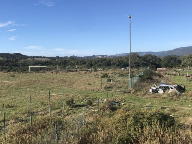 L'actuel terrain de foot de Figari, ou ce qu'il en reste. L'actuel terrain de foot de Figari, ou ce qu'il en reste.