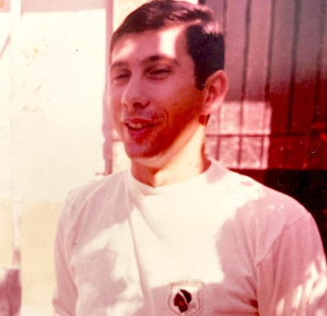 Jean-François Rossi avec le maillot de l'équipe de Corse de 1967 Jean-François Rossi avec le maillot de l'équipe de Corse de 1967