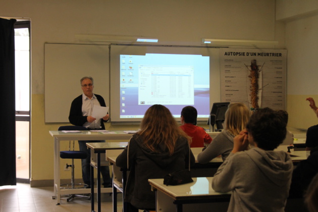 Le docteur Sauveur Merlenghi présentant les méfaits du tabac Le docteur Sauveur Merlenghi présentant les méfaits du tabac