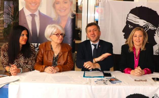 A droite de la photo Nathaly Antona à clé de Franck Allisio