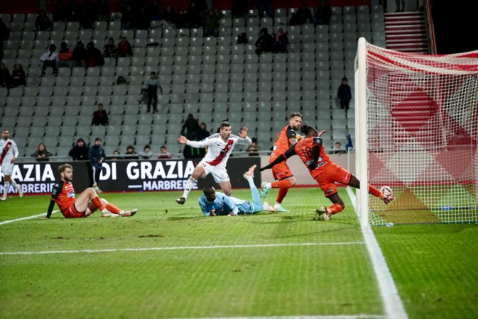 Les Ajacciens ont fait tomber le leader Laval (credit photo Paule Santoni). Les Ajacciens ont fait tomber le leader Laval (credit photo Paule Santoni).